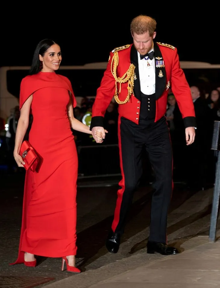 Prens Harry ve Meghan Markle’ın ırkçılık suçlamalarına Kraliçe Elizabeth’den cevap geldi