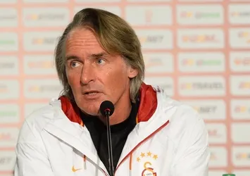 Galatasaray'da toplantılar krize yol açtı