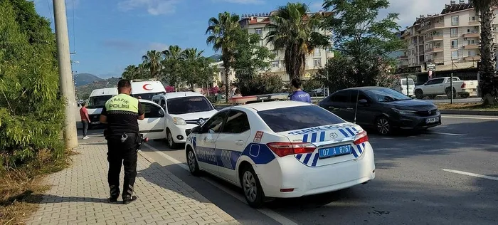 antalyada-sahte-plakali-ambulansla-kacak-sigara-ticareti-1717064963175.jpeg Antalya'da sahte plakalı ambulansla kaçak sigara ticareti - 2