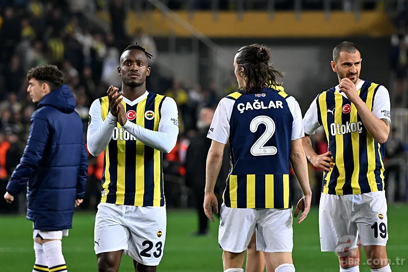 Fenerbahçe'de büyük kriz! Yıldız isimler kazan kaldırdı: İsmail Kartal varsa biz yokuz 2