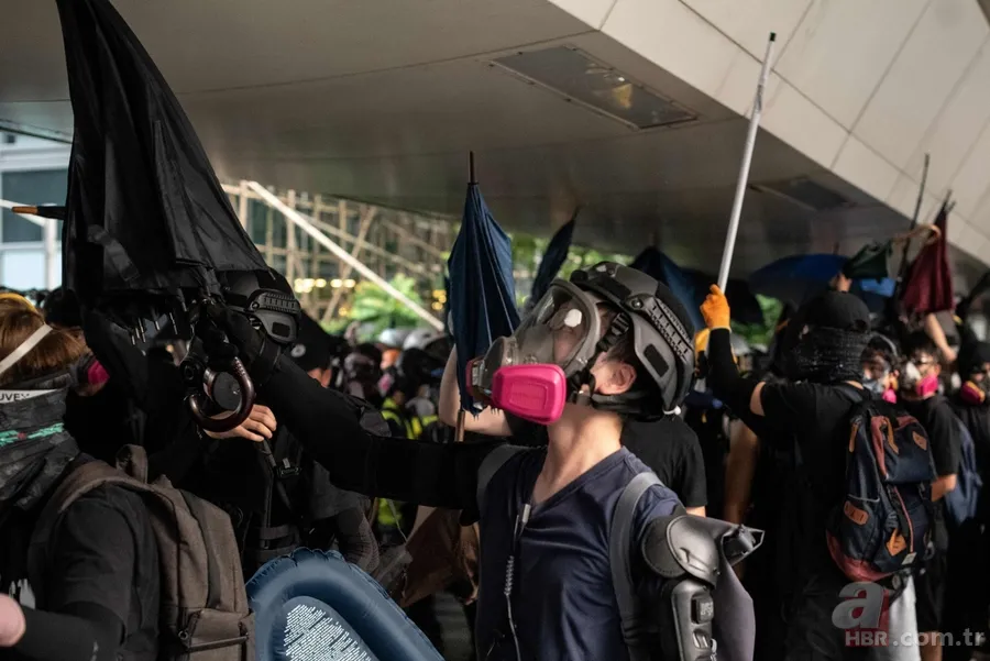 Hong Kong'dan dehşete düşüren kareler! Protestolar devam ediyor 10