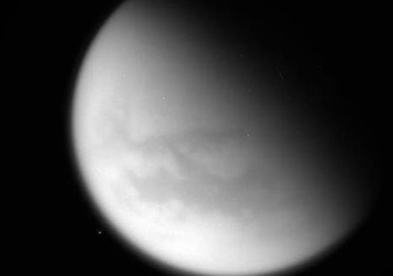 Cassini son kez geçti