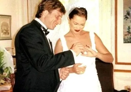 Hülya Avşar'ın eski eşi Kaya Çilingiroğlu genç sevgilisiyle görüntülendi! Evlilik sorusuna dikkat çeken yanıt