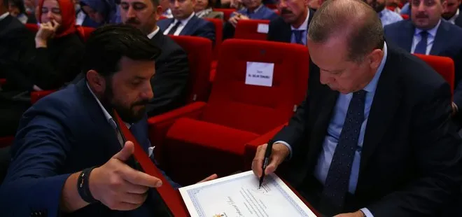 Cumhurbaşkanı Erdoğan tek tek imzaladı