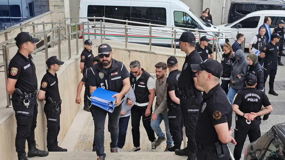 Rüşvet şüphelisi doktor kürtaj için 10 bin ile 100 bin lira arasında değişen miktarlarda para istemiş - 1