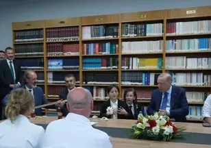 Başkan Erdoğan öğretmen ve öğrencilerle buluştu! Eğitim yılına türkülü başlangıç