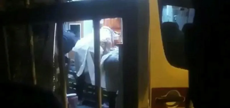 İzmir'de bir kişiyi 14 yerinden bıçaklayarak öldürdüler