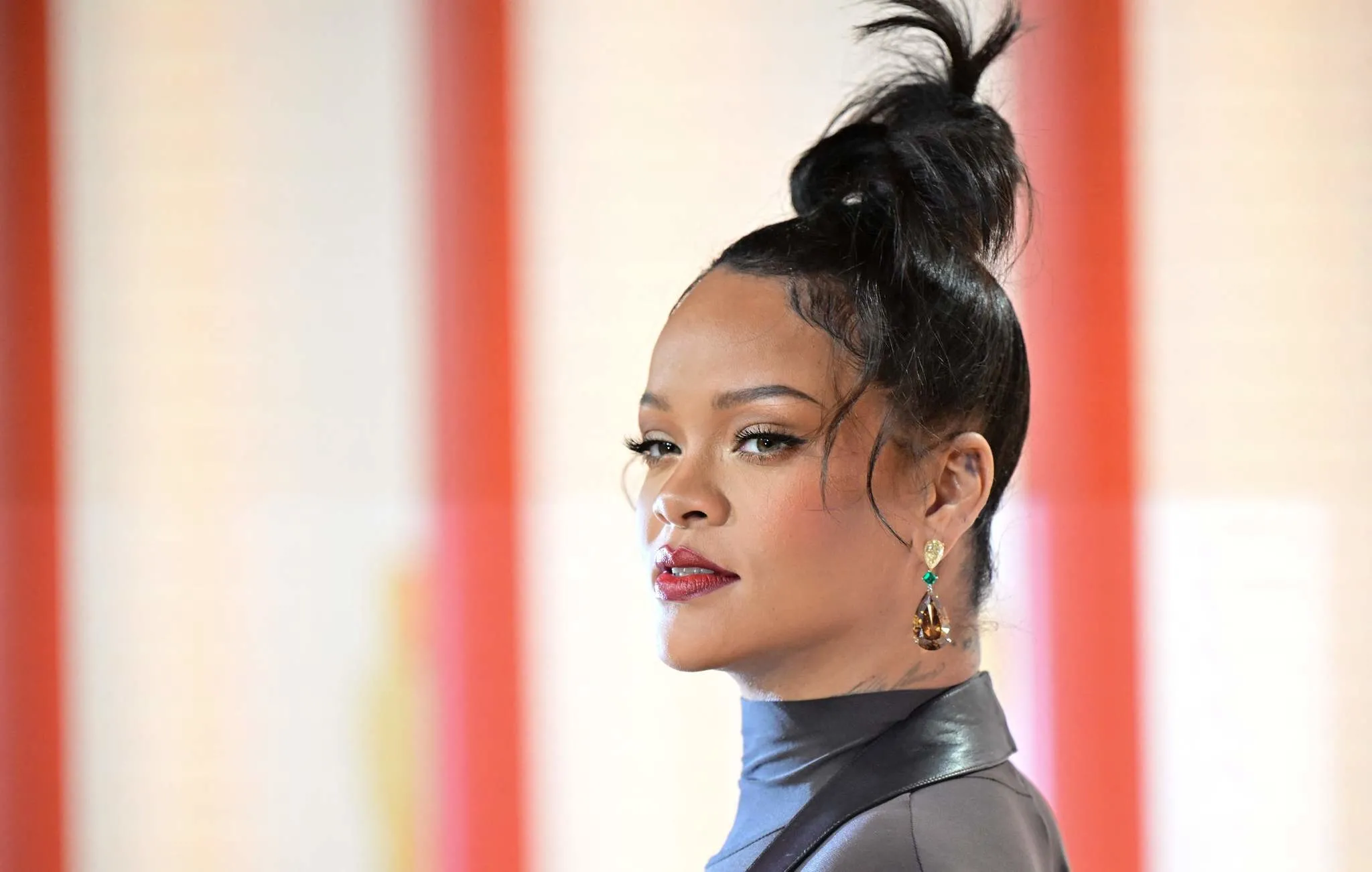 Rihanna'nın evinde dehşet anları: 10 el ateş açıldı, saldırı sırasında içerideydi