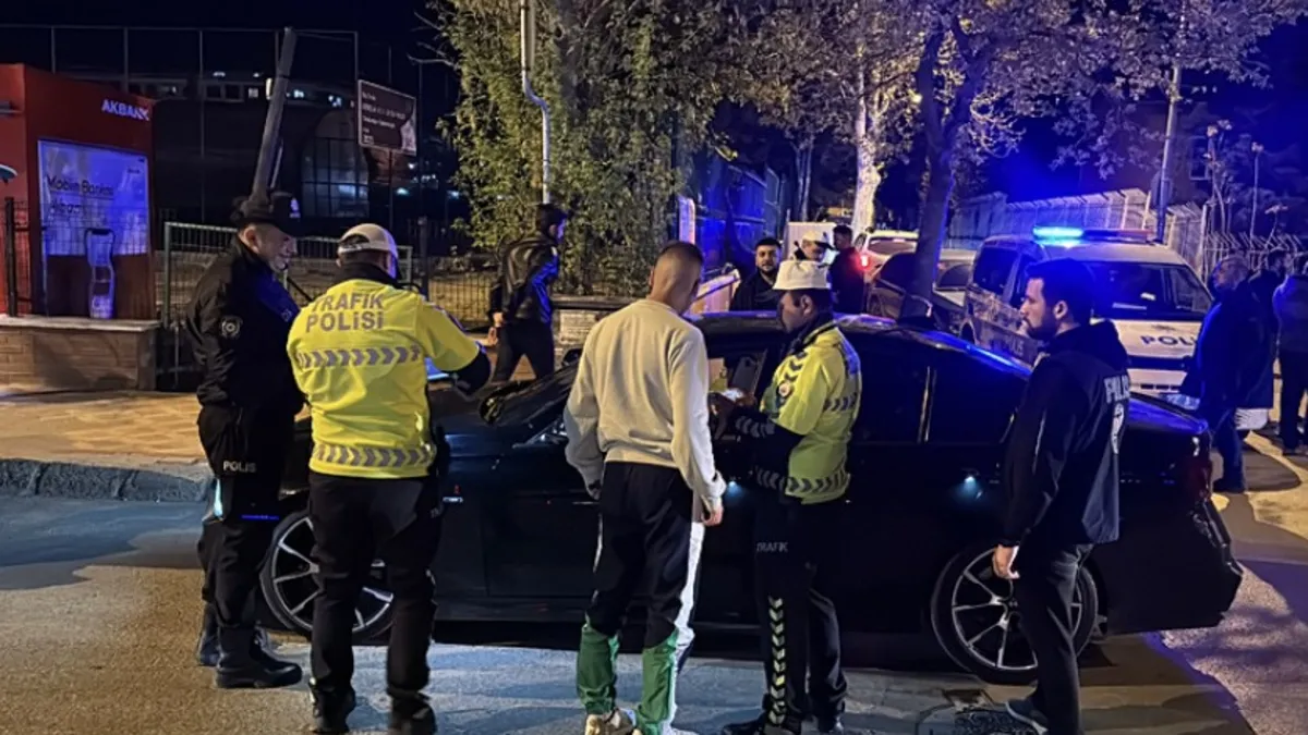 Edirne'deki denetimlerde otomobil içinde 70 mermi ele geçirildi