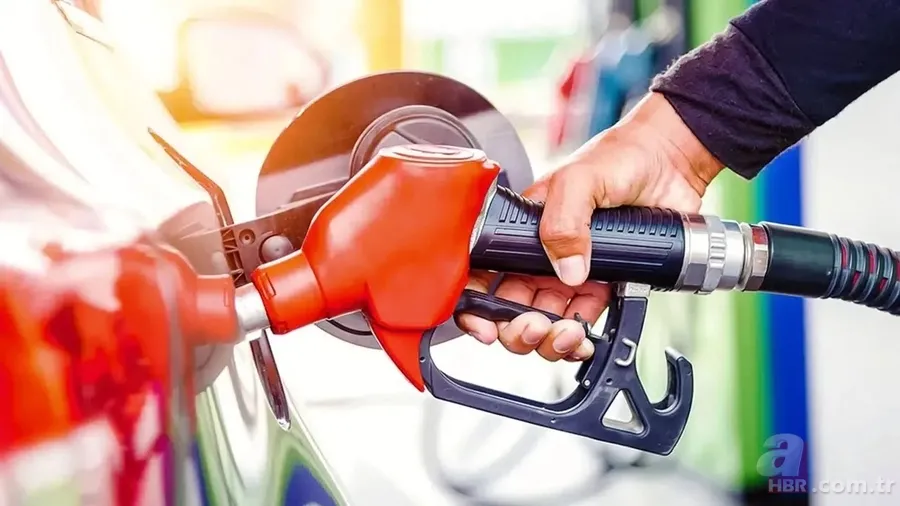 Benzin ve motorine büyük indirim bekleniyor: Petrolün düşüşü pompaya yansıyacak 4