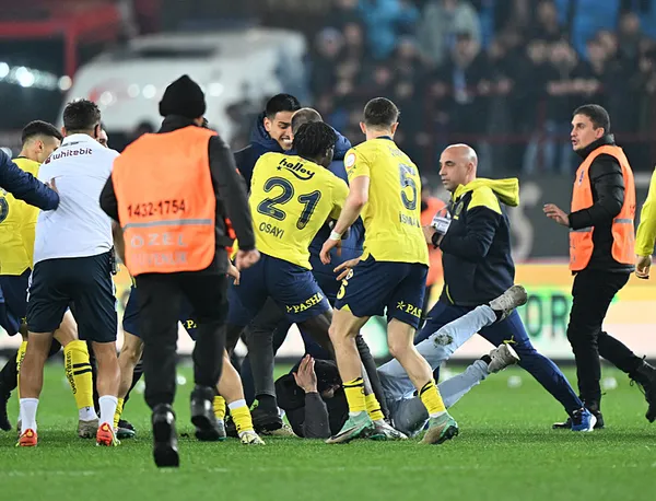olaganustu-toplanti-karari-fenerbahce-super-ligden-cekilecek-mi-1710776769985.jpg Olağanüstü toplantı kararı! Fenerbahçe Süper Lig'den çekilecek mi? - 3