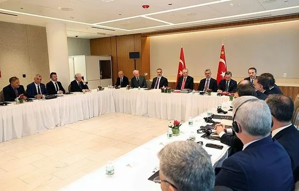 baskan-erdogan-abdde-faaliyet-gosteren-dusunce-kurulusu-temsilcileriyle-gorustu-1695059369928.jpeg Başkan Erdoğan ABD'de faaliyet gösteren düşünce kuruluşu temsilcileriyle görüştü - 3