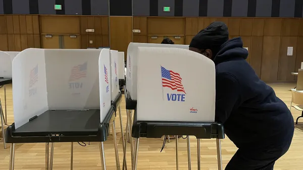 abdde-secim-ruzgari-kritik-bolge-2nci-tura-kaldi-1668024885013.jpg ABD'de seçim rüzgarı: Kritik bölge 2'nci tura kaldı - 1