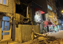 Bakırköy'de metruk bina sokağa çöktü! Ekipler sevk edildi