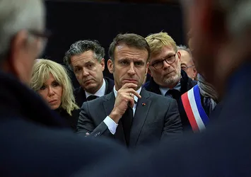 Macron ne yaptığını bilmiyor! Fransa Cumhurbaşkanı’nın ikili oyununa Fransa gündeminden tepki geldi: İtibarımız zedeleniyor! Ateşkesten yana mı katliamdan yana mı?