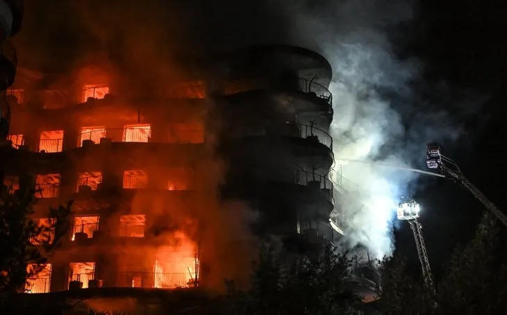 İzmir’deki yangının sebebi ortaya çıktı! 8 katlı Folkart Sitesi küle döndü