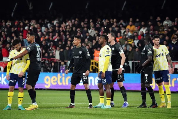 umraniyespor-fenerbahce-canli-anlatim-umraniyespor-fenerbahce-maci-saat-kacta-hangi-kanalda-1674499974436.jpg Fenerbahçe son dakikada hayat buldu! Ümraniyespor'u Kaptan'ı yaktı!