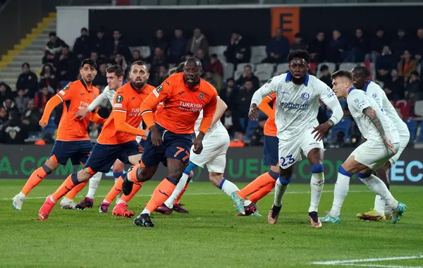 İstanbul’da şoke eden skor! Başakşehir Gent’e ilk yarıda teslim oldu: 4-1