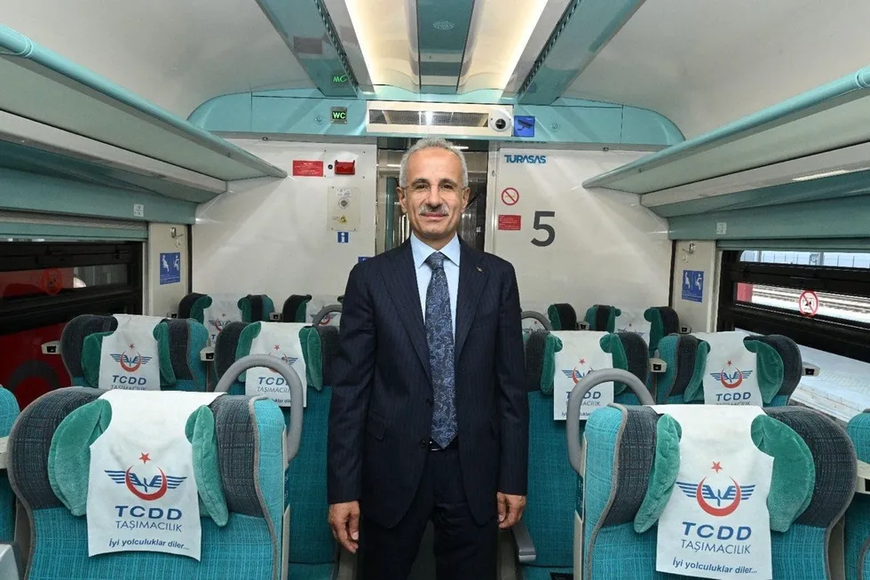 TCDD'de bilet bulamayanlara otomatik bildirim! Bakan Uraloğlu açıkladı - 1