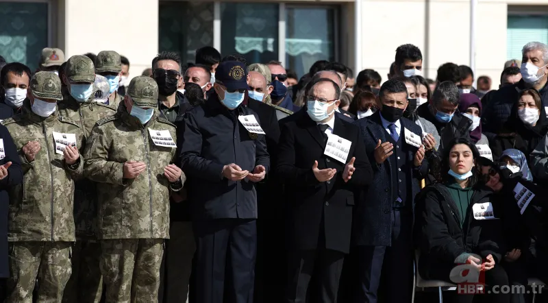Türkiye Bitlis'te şehit düşen kahramanlarına veda ediyor! Bu acının tarifi yok 17