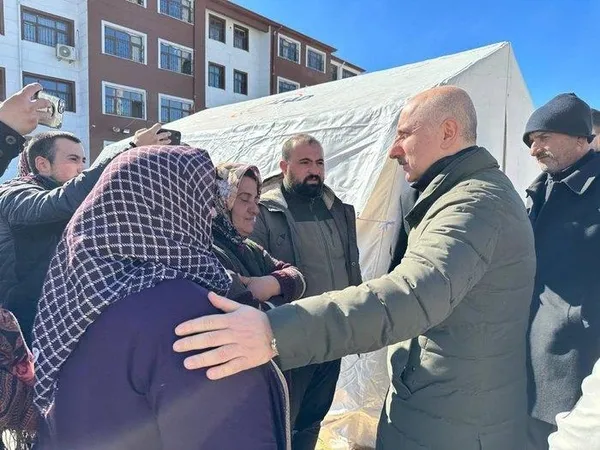 adiyamana-bir-ayda-15-bin-konteyner-ev-ulastirma-ve-altyapi-bakani-adil-karaismailoglu-acikladi-1676790347699.jpeg Adıyaman’a bir ayda 15 bin konteyner ev! Ulaştırma ve Altyapı Bakanı Adil Karaismailoğlu açıkladı - 5