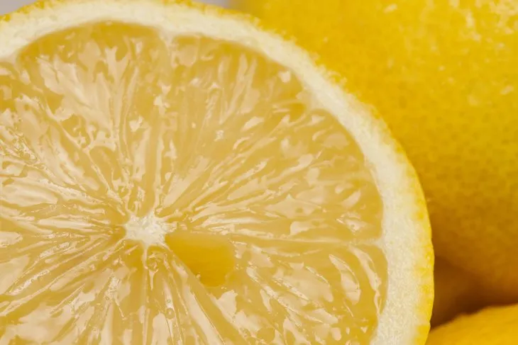 Muz hakkında şaşırtan bilgi! Limon sıkıp yiyin bakın ne olacak...