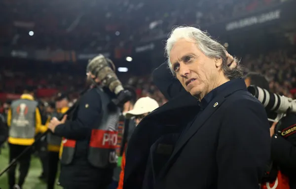 Fenerbahçe turu İstanbul’a bıraktı! Sevilla avantajı kaptı: 2-0