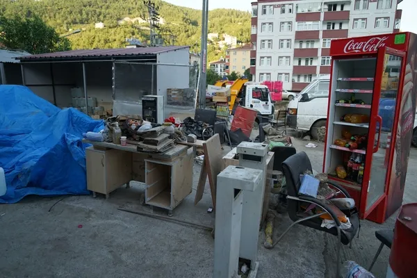 bozkurtta-sel-felaketinde-koprudeki-200-kisinin-hayatini-kurtardi-1631176904939.jpg Bozkurt’ta sel felaketinde köprüdeki 200 kişinin hayatını kurtardı - 4