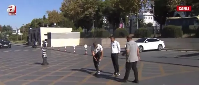 valeler-qr-kodlu-vale-kimlik-kartiyla-calisacak-son-tarih-1-ocak-2023-1664523981183.jpg Valeler QR kodlu vale kimlik kartıyla çalışacak! Son tarih 1 Ocak 2023 - 5