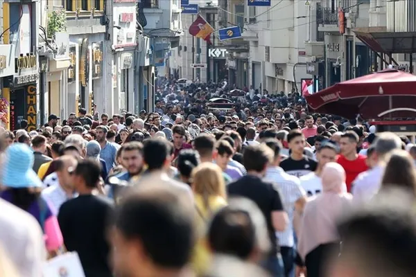 istihdam-artiyor-issizlik-azaliyor-tuik-kritik-veriyi-acikladi-1696921854730.jpeg İstihdam artıyor işsizlik azalıyor! TÜİK kritik veriyi açıkladı - 1