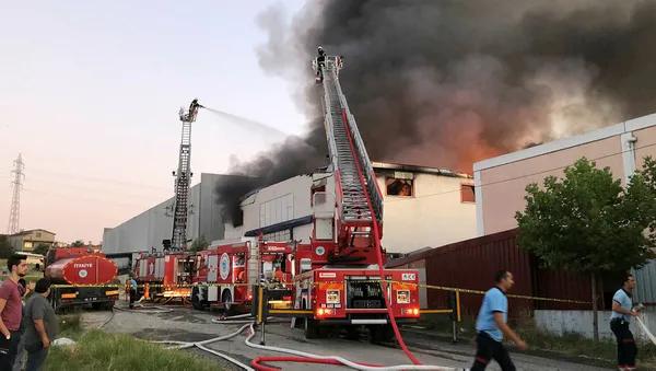 Tekirdağ'da kumaş deposunda yangın - 1