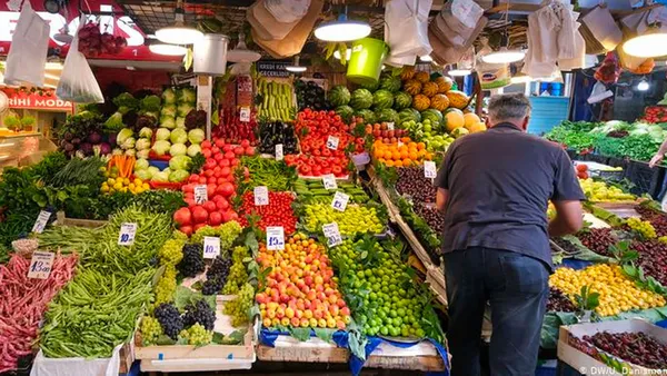 1646365893188.jpg SON DAKİKA! Meyve ve sebzelerde fiyatlar yarı yarıya düştü! - 2