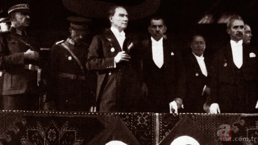 Atatürk fotoğrafları ve 29 Ekim Cumhuriyet Bayramı kutlama görselleri! Atatürk'ün Cumhuriyet ile ilgili sözleri 3