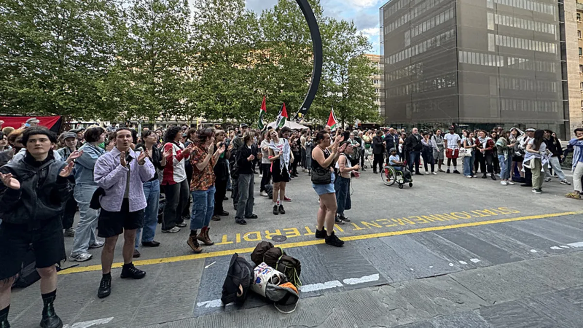 Cenevre Üniversitesi'ndeki Filistin'e destek eylemi! Eylem 7'nci günde de devam etti