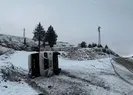 Karlı yolda faciadan dönülen anlar!