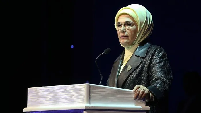 emine-erdogandan-alper-gezeravciya-basarilar-mesaji-1705503329245.jpeg Emine Erdoğan'dan Alper Gezeravcı’ya başarılar mesajı: Gönülden tebrik ediyorum - 2