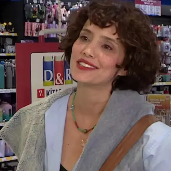 nehir-erdoganin-avm-panigi-tek-odagim-o-diyerek-anlatti-1700114030389.jpeg Nehir Erdoğan’ın AVM paniği! “Tek odağım o” diyerek anlattı - 1