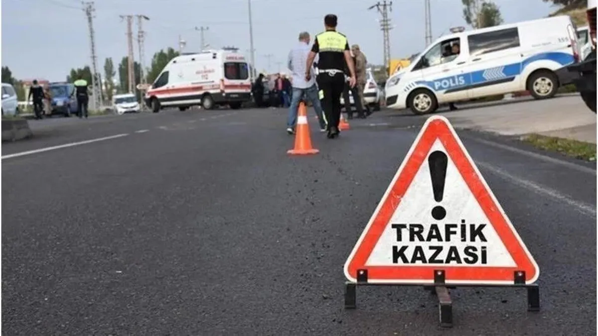 Isparta'da alt geçide devrilen otomobildeki 2 kişi yaralandı