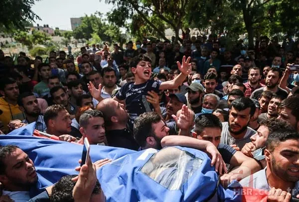 Filistinli çocuğun şehit babasına yürek yakan vedası: Allah yolunu açık etsin