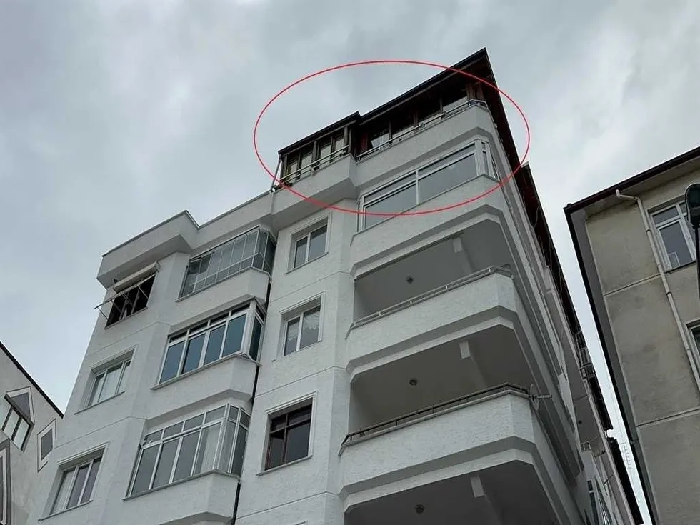1785654070037.jpeg Savcılığa göre Güllü, 18,17 metrelik yükseklikten beton zemine düştü. (ahaber.com.tr)
