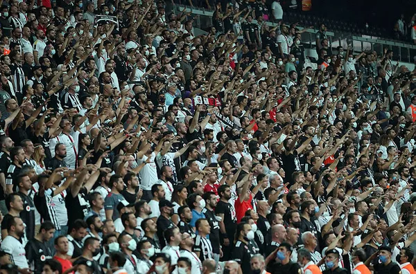 sporting-lizbon-besiktas-maci-oncesi-kavga-besiktasli-taraftarlar-yaralandi-lizbon-emniyet-mudurlugunden-son-dakika-aciklamasi-1635964075599.jpg Sporting Lizbon - Beşiktaş maçı öncesi kavga! Beşiktaşlı taraftarlar yaralandı! Lizbon Emniyet Müdürlüğünden son dakika açıklaması - 4