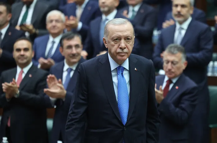 Muhalif vekillerin TBMM’de acılı anne ve babaya hadsizliği | Başkan Erdoğan en üst perdeden yanıt verdi: Karakter fukarası