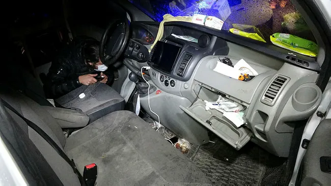 Bursa’da kısıtlamayı ihlal eden 4 kişi 25 kilometrelik kovalandı ve uyuşturucuyla yakalandı - 6