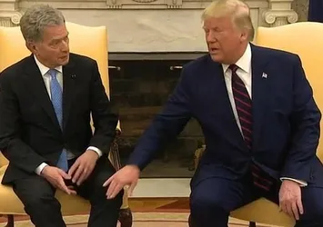 Trump'ın el hareketi soğuk rüzgarlar estirdi!