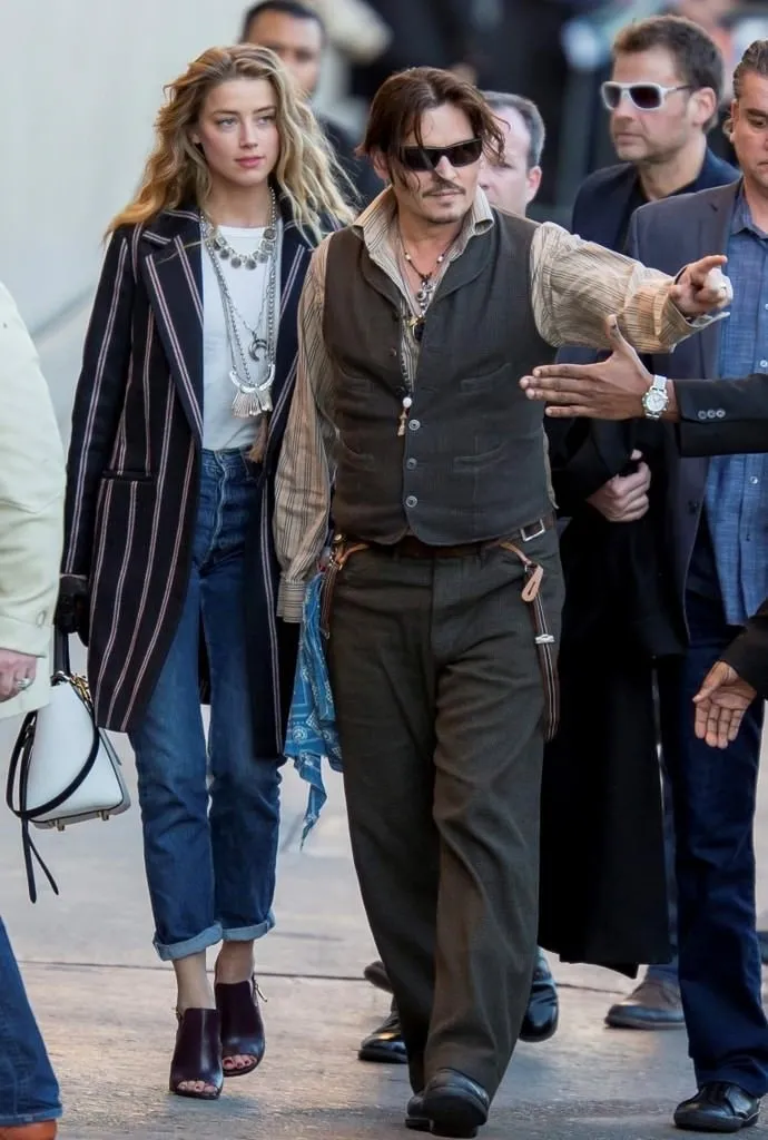 Джонни с кем встречается сейчас Johnny Depp ile Amber Heard boşanıyor