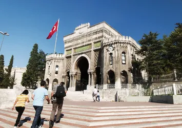 İstanbul Üniversitesi'nde büyük operasyon: 62 gözaltı