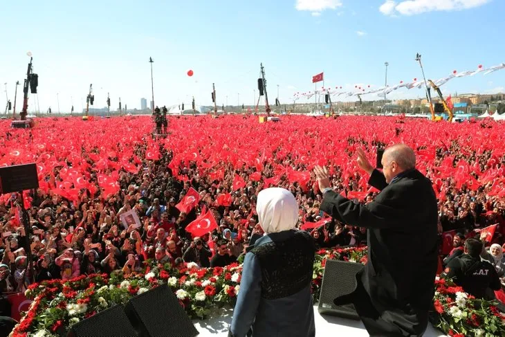 Tansu Çiller ve Mehmet Ağar Yenikapı'da! Başkan Erdoğan karşıladı