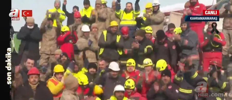 Depremin 5. gününde peş peşe MUCİZE kurtuluşlar! Gözyaşları sel oldu… A Haber o anlara tanıklık etti | Adıyaman'da 8 aylık bebek ve ailesi çıkarıldı 15