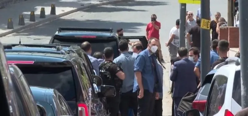 Son dakika: Başkan Erdoğan Üsküdar’da vatandaşlarla sohbet etti çocuklara oyuncak dağıttı