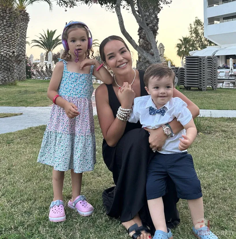 Emine Ün ve kızının paylaşımı sosyal medyayı salladı! Duru Kınay güzelliğiyle hayran bıraktı 6